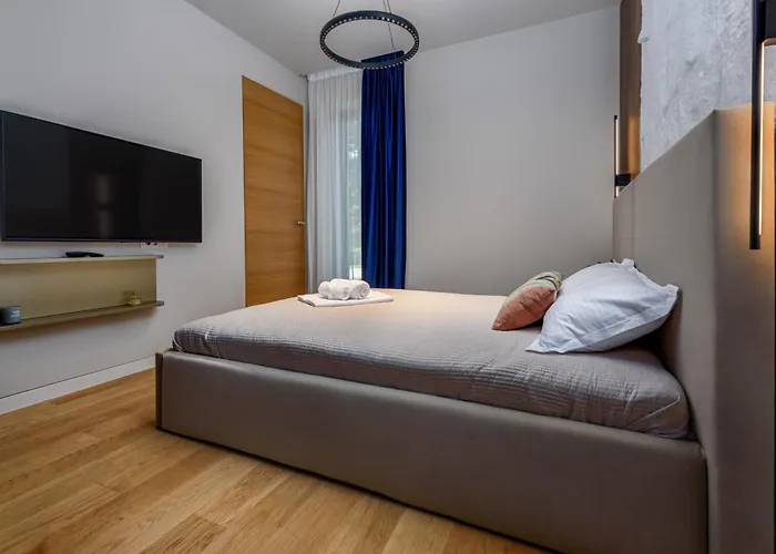 Midnight Blue - Vogh Apartman *